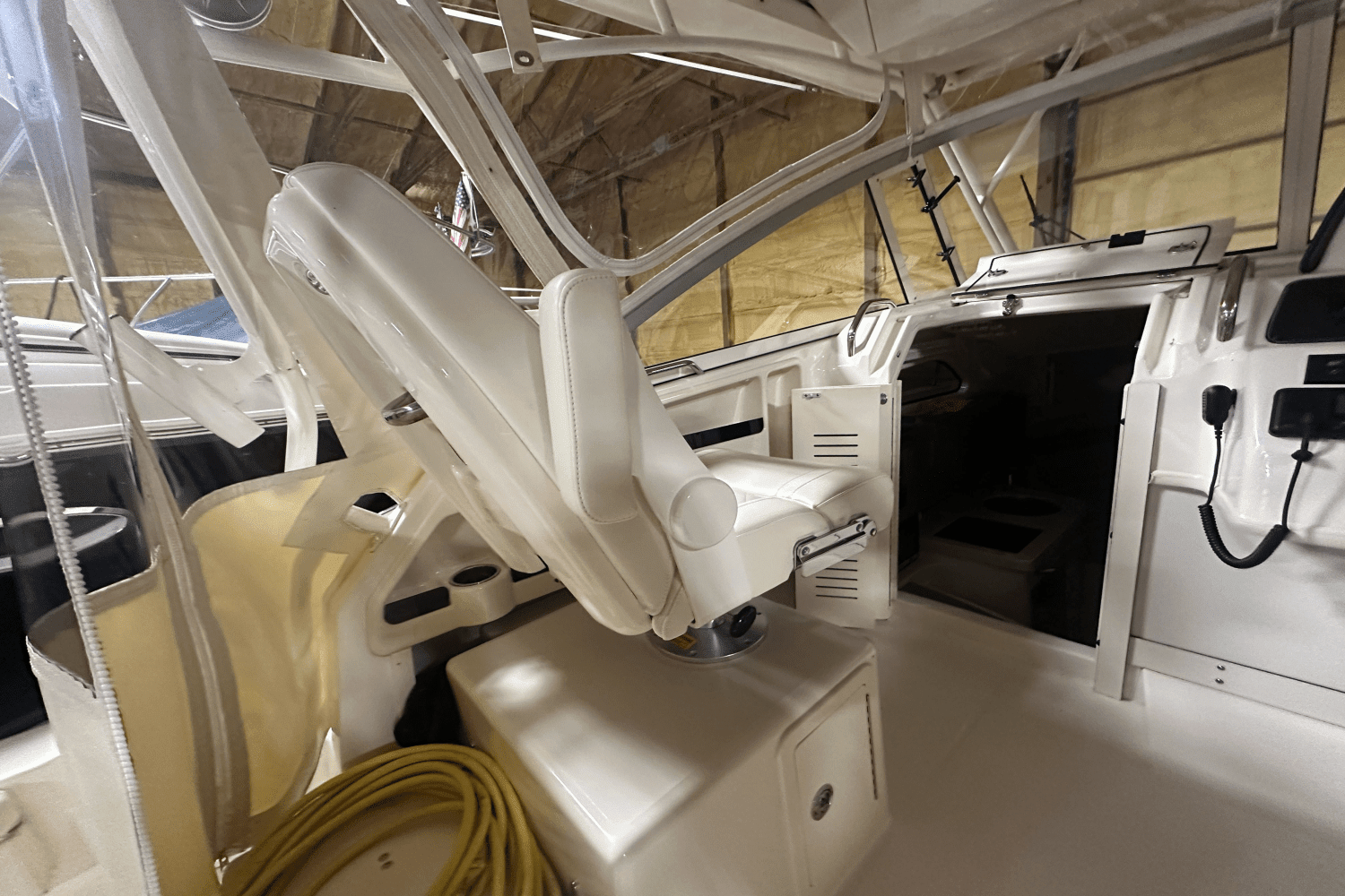 2021 Grady-White
                                                             300 MARLIN Image Thumbnail #10