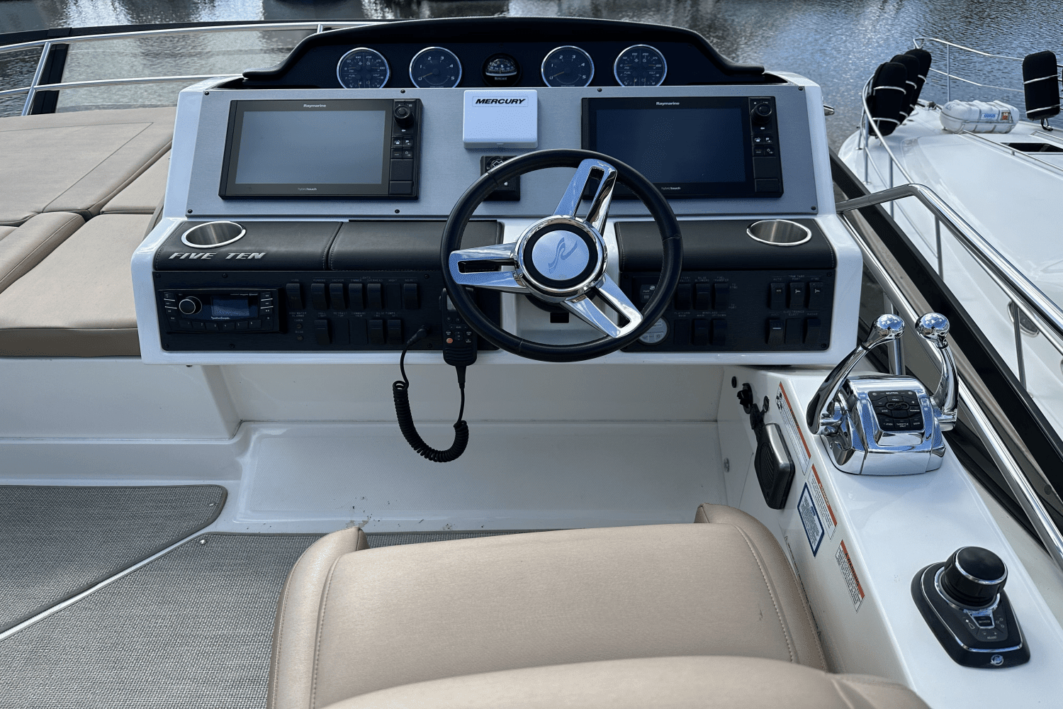 2017 Sea Ray
                                                             510 FLY Image Thumbnail #20