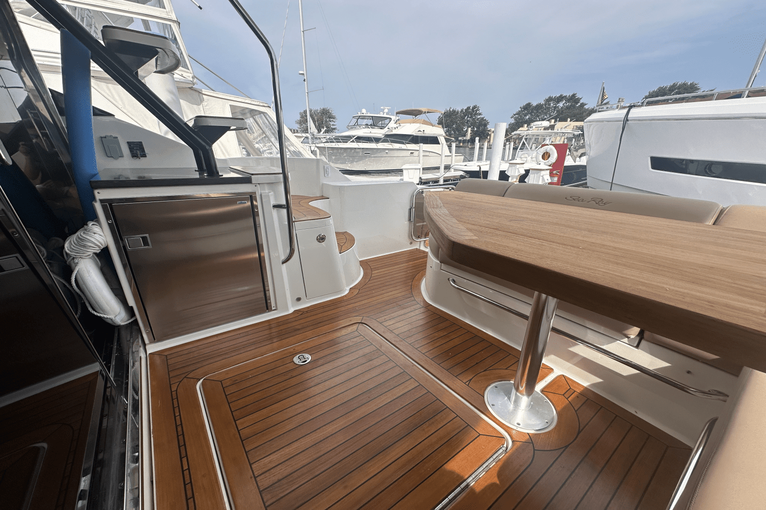 2017 Sea Ray
                                                             510 FLY Image Thumbnail #11