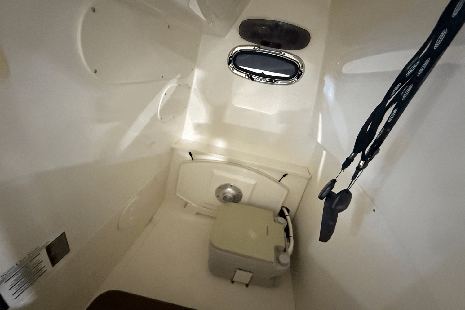2019 Boston Whaler 270 Dauntless Image Thumbnail #15