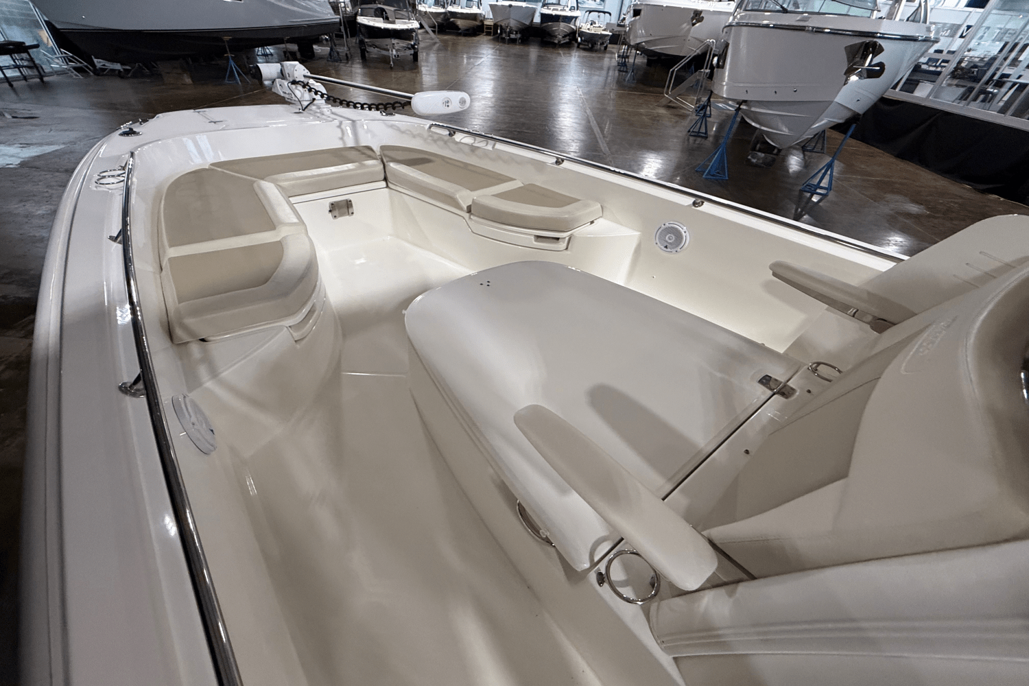 2019 Boston Whaler 270 Dauntless Image Thumbnail #12