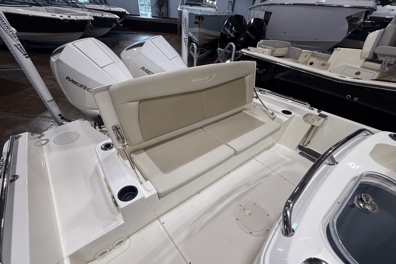 2019 Boston Whaler 270 Dauntless Image Thumbnail #8
