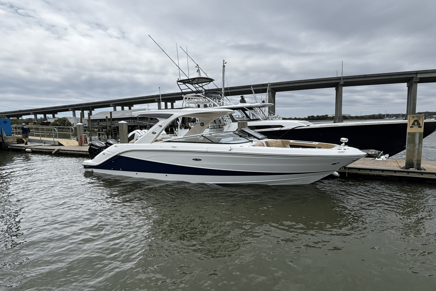 2025 Sea Ray SLX 310 Outboard Image Thumbnail #0