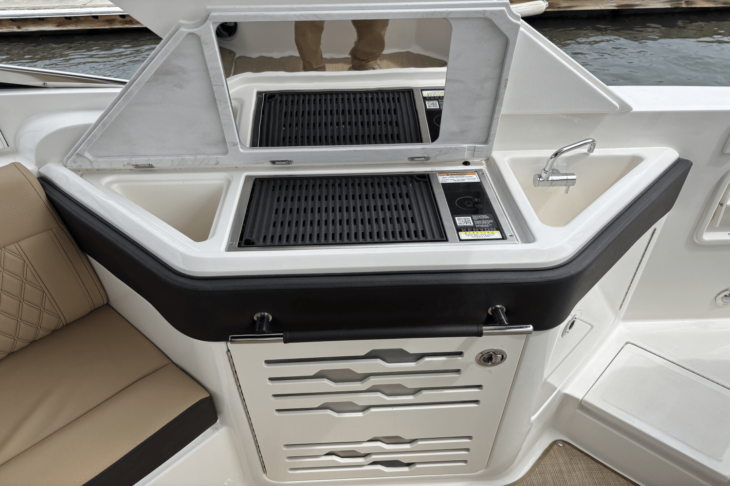 2025 Sea Ray SLX 310 Outboard Image Thumbnail #15