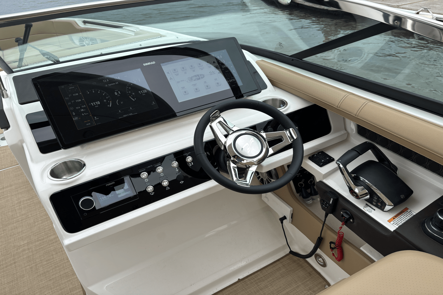 2025 Sea Ray SLX 310 Outboard Image Thumbnail #18