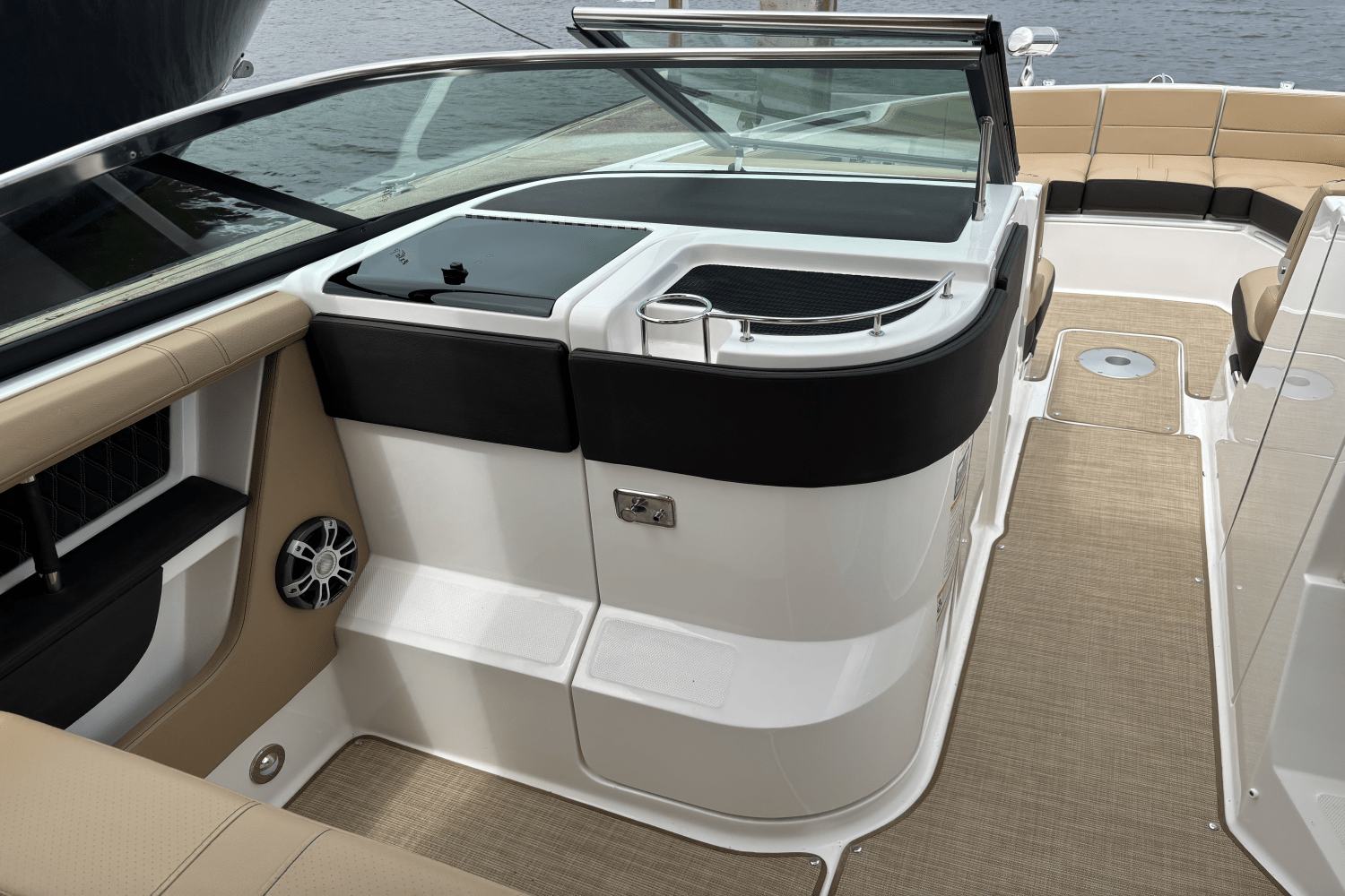 2025 Sea Ray SLX 310 Outboard Image Thumbnail #20