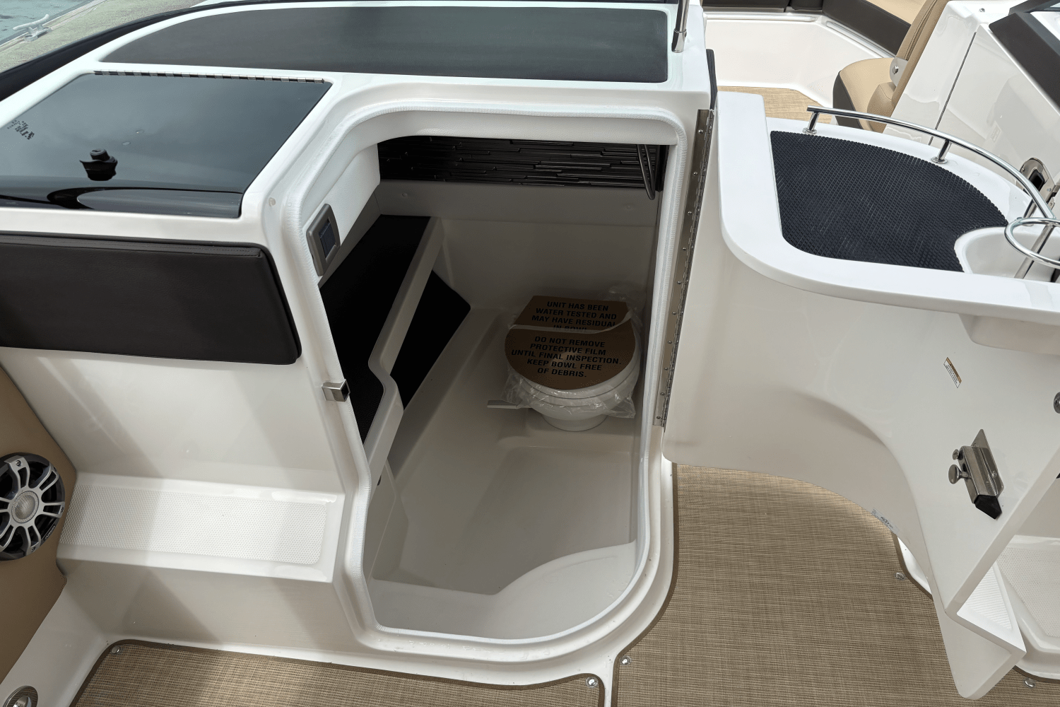 2025 Sea Ray SLX 310 Outboard Image Thumbnail #21