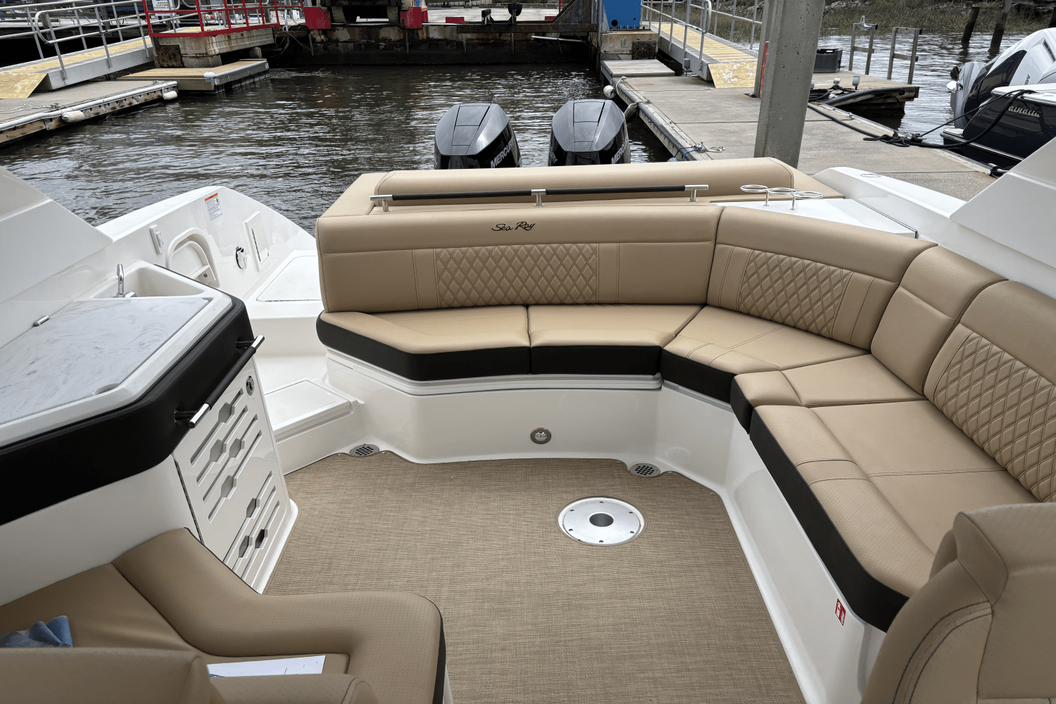 2025 Sea Ray SLX 310 Outboard Image Thumbnail #12