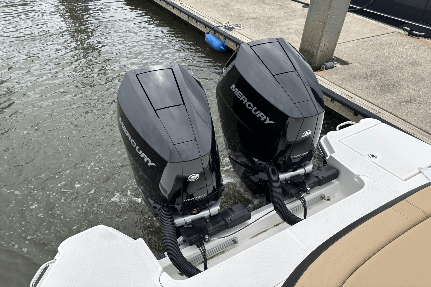 2025 Sea Ray SLX 310 Outboard Image Thumbnail #7