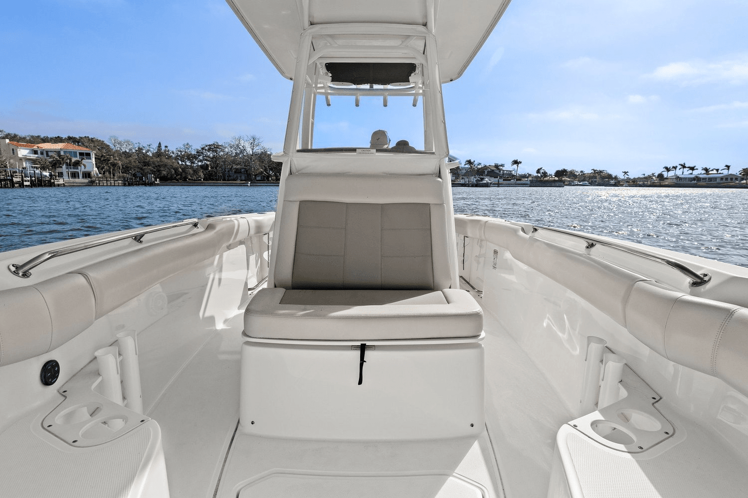 2021 Boston Whaler 230 OUTRAGE Image Thumbnail #17