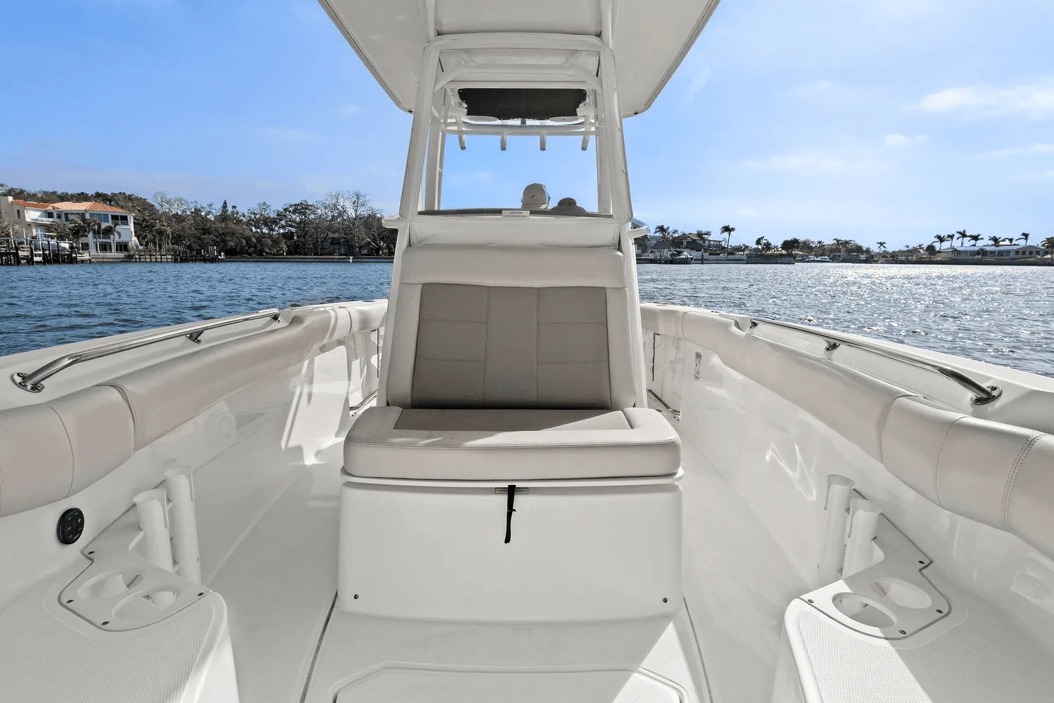 2021 Boston Whaler 230 OUTRAGE Image Thumbnail #17