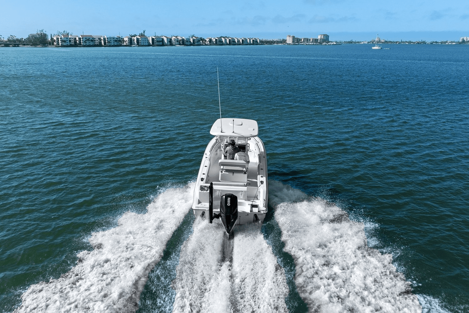 2021 Boston Whaler 230 OUTRAGE Image Thumbnail #3