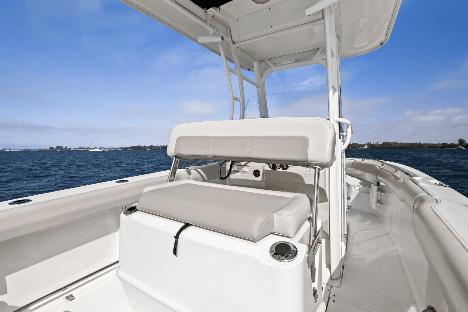 2021 Boston Whaler 230 OUTRAGE Image Thumbnail #34