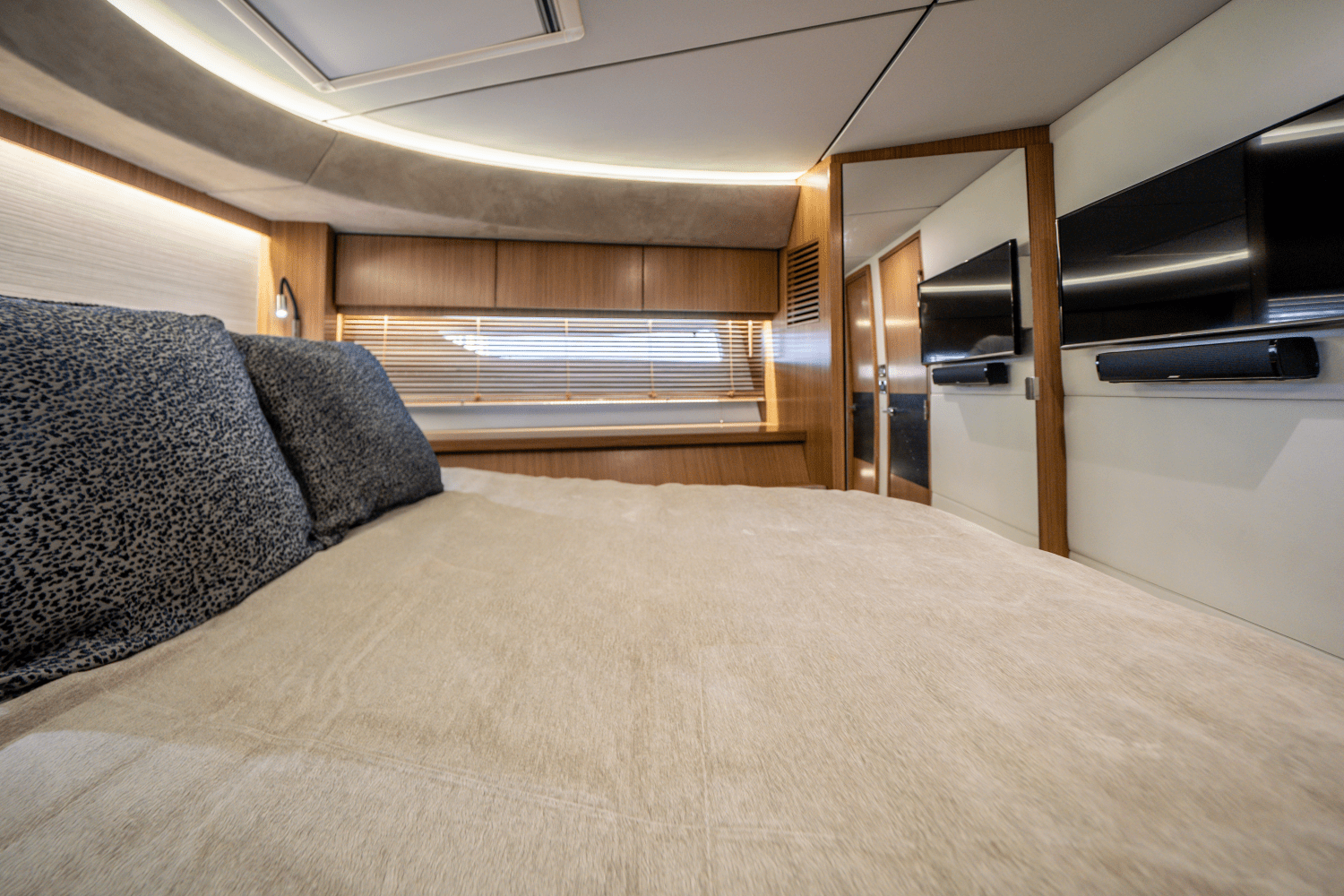 2018 Sea Ray 59 FLY Image Thumbnail #38