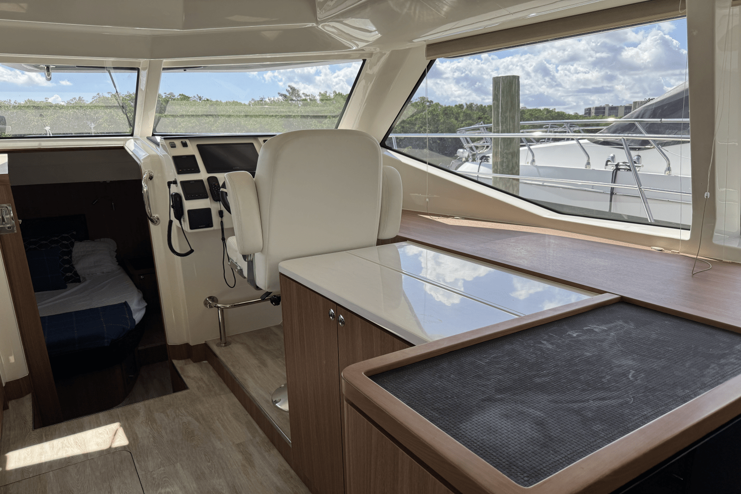 2021 Aquila 44 Image Thumbnail #15