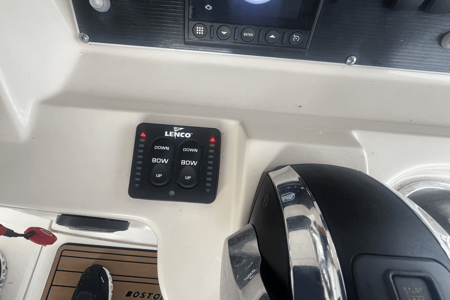 2021 Boston Whaler 24 DAUNTLESS Image Thumbnail #8