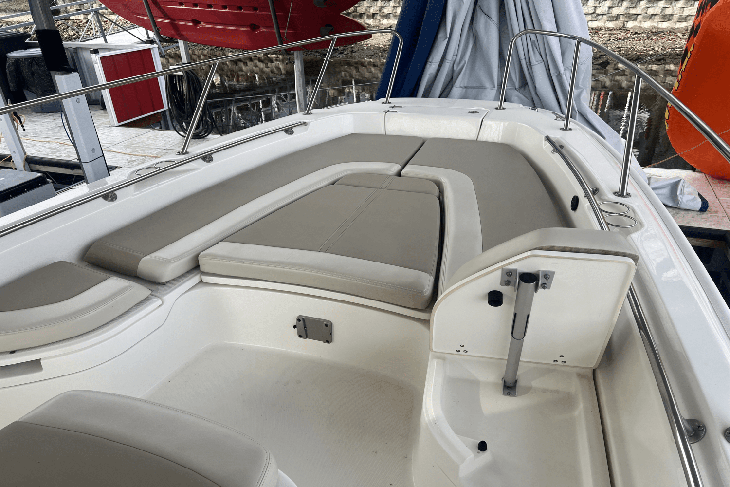 2021 Boston Whaler 24 DAUNTLESS Image Thumbnail #12