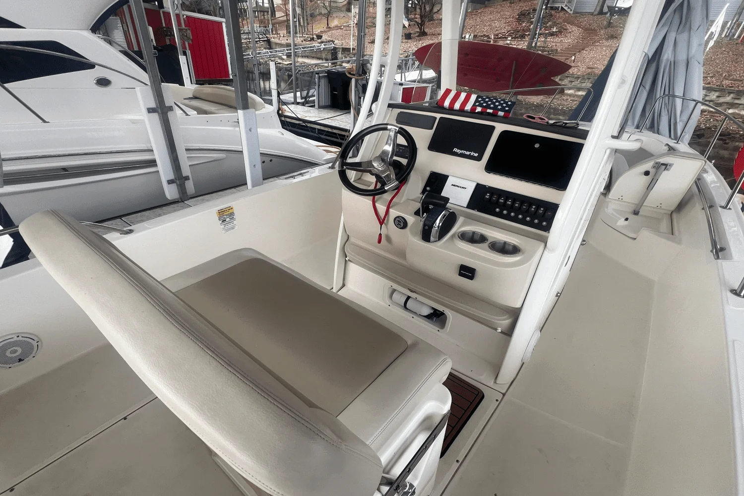2021 Boston Whaler 24 DAUNTLESS Image Thumbnail #5