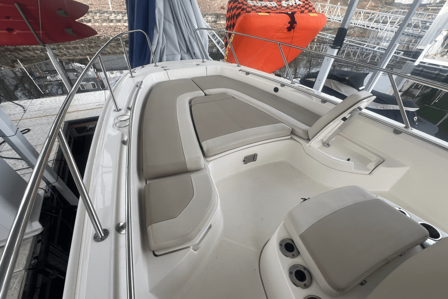 2021 Boston Whaler 24 DAUNTLESS Image Thumbnail #13