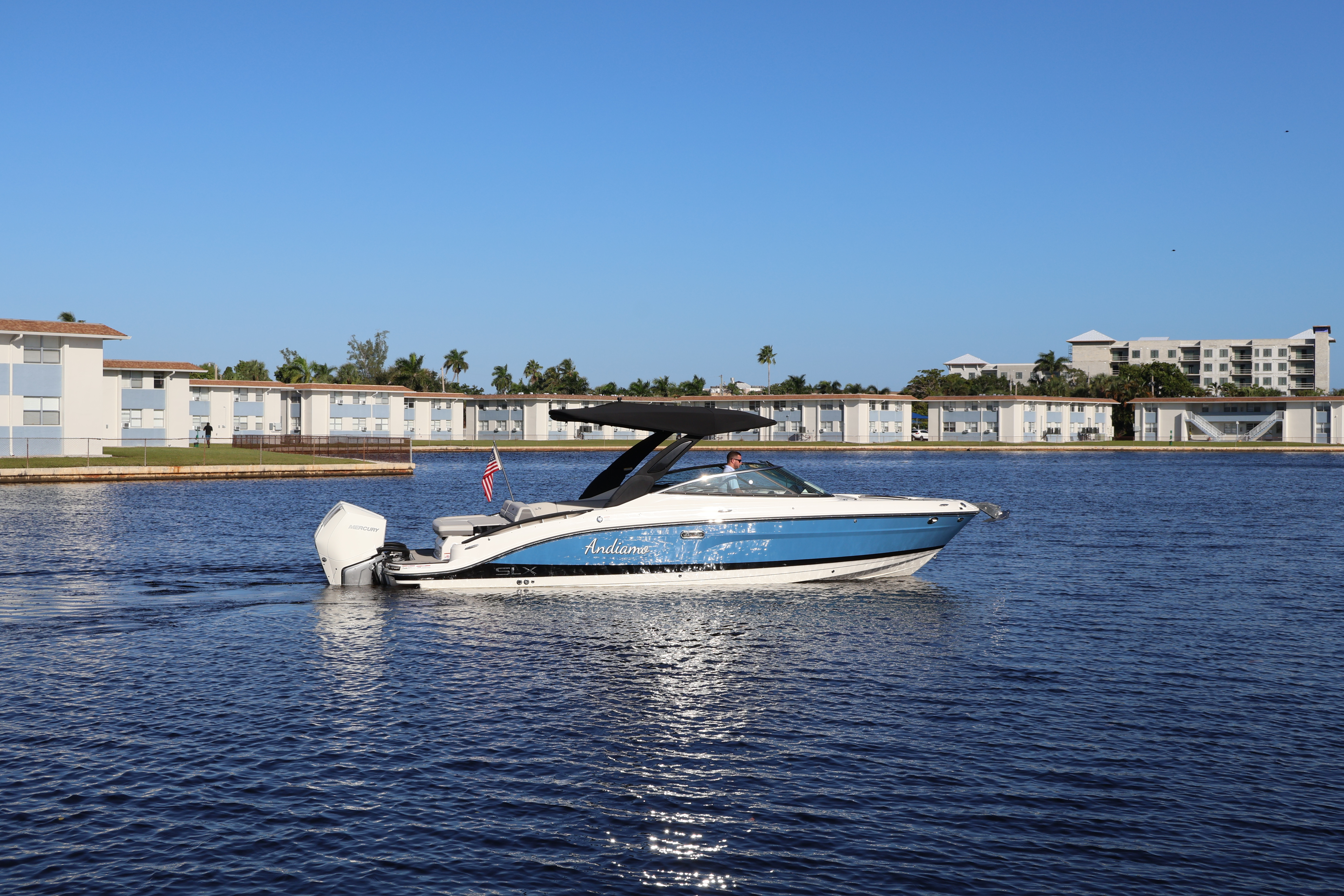 2024 Sea Ray 280 SLX OUTBOARD Image Thumbnail #3
