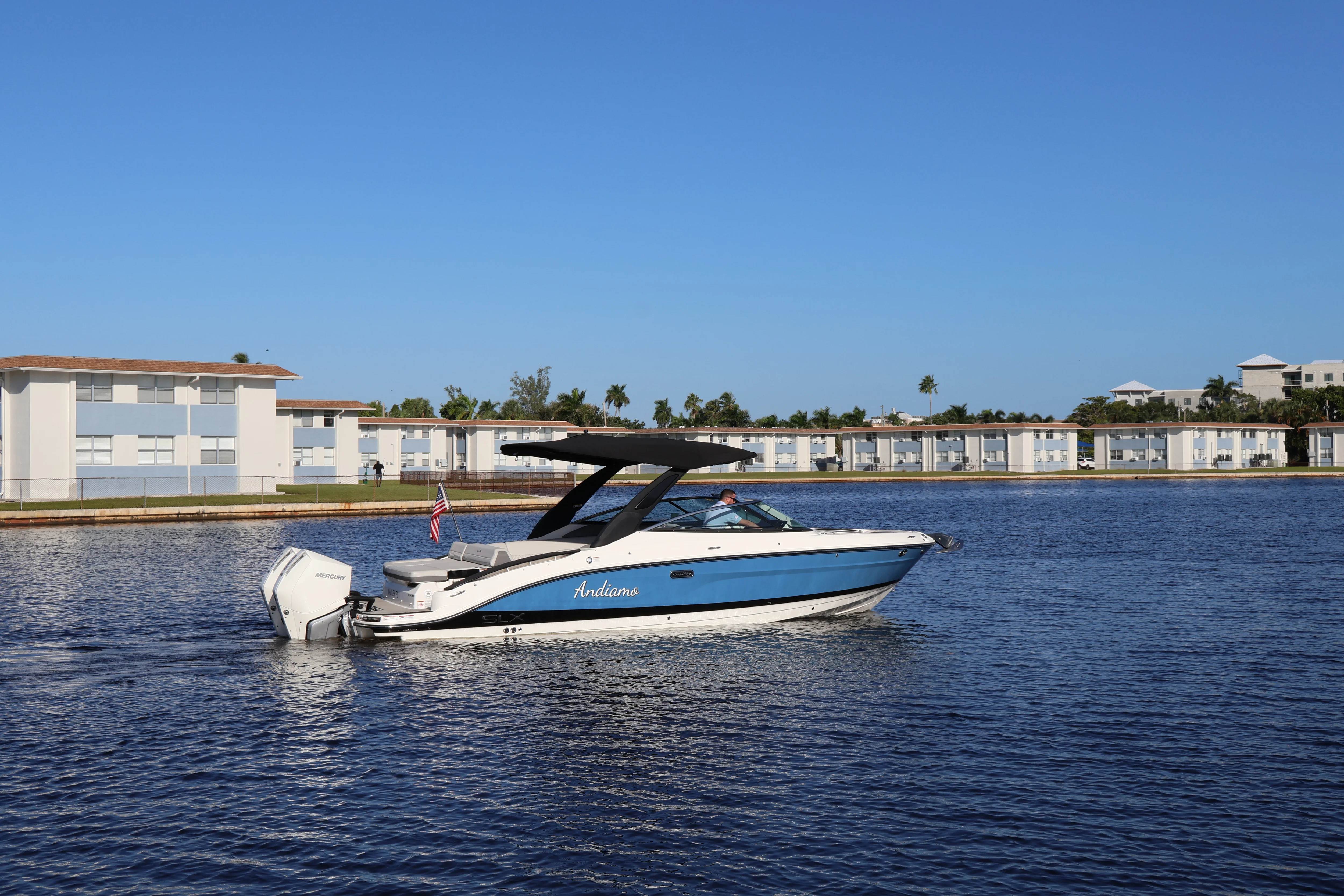 2024 Sea Ray 280 SLX OUTBOARD Image Thumbnail #2