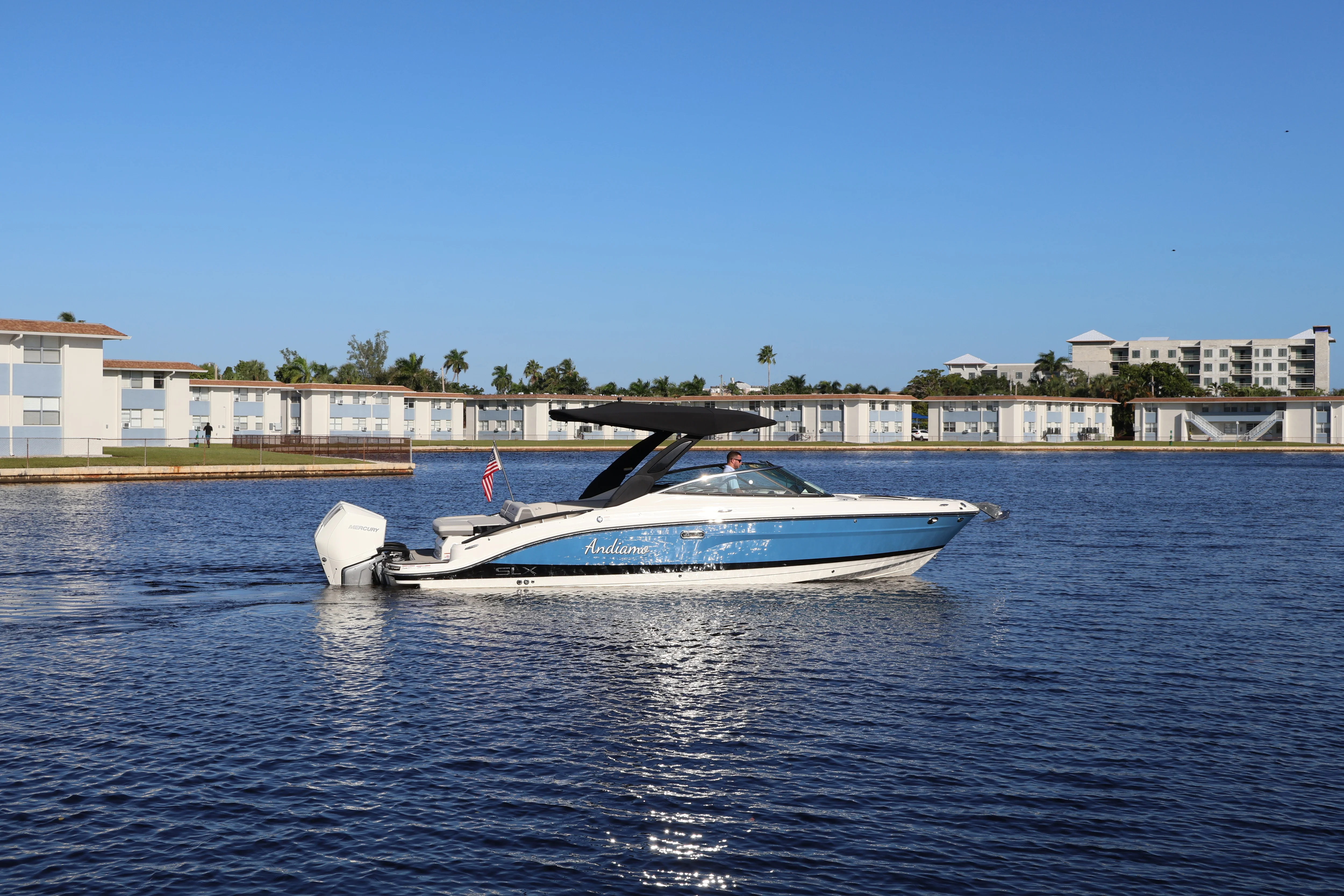 2024 Sea Ray 280 SLX OUTBOARD Image Thumbnail #3