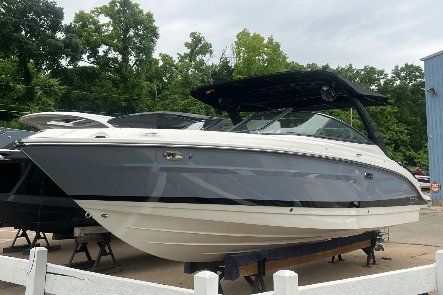 2025 Sea Ray SLX 280 Image Thumbnail #1