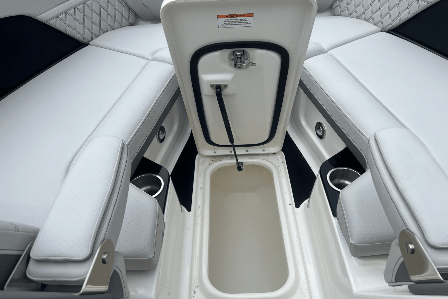 2025 Sea Ray SLX 280 Image Thumbnail #12