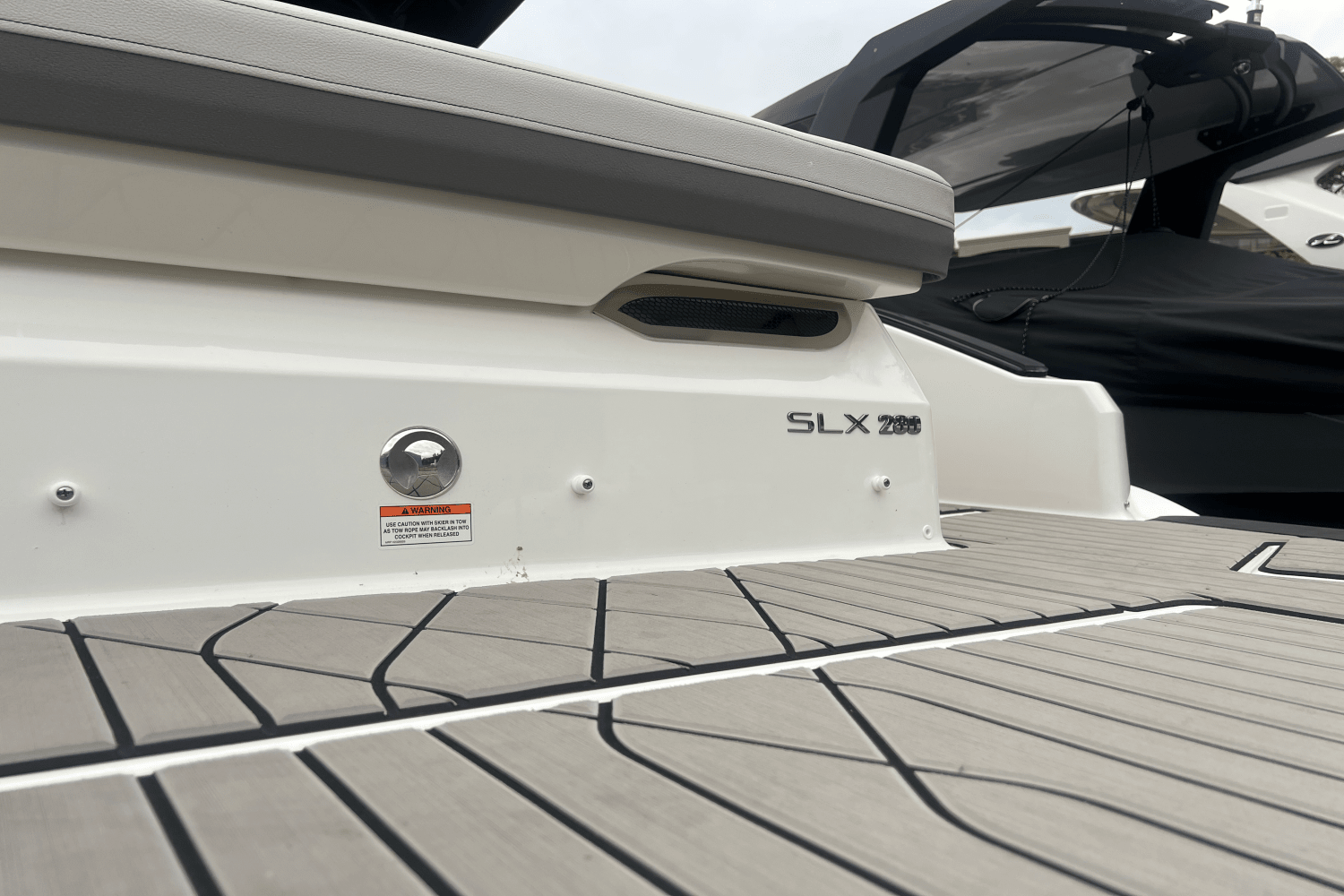 2025 Sea Ray SLX 280 Image Thumbnail #78