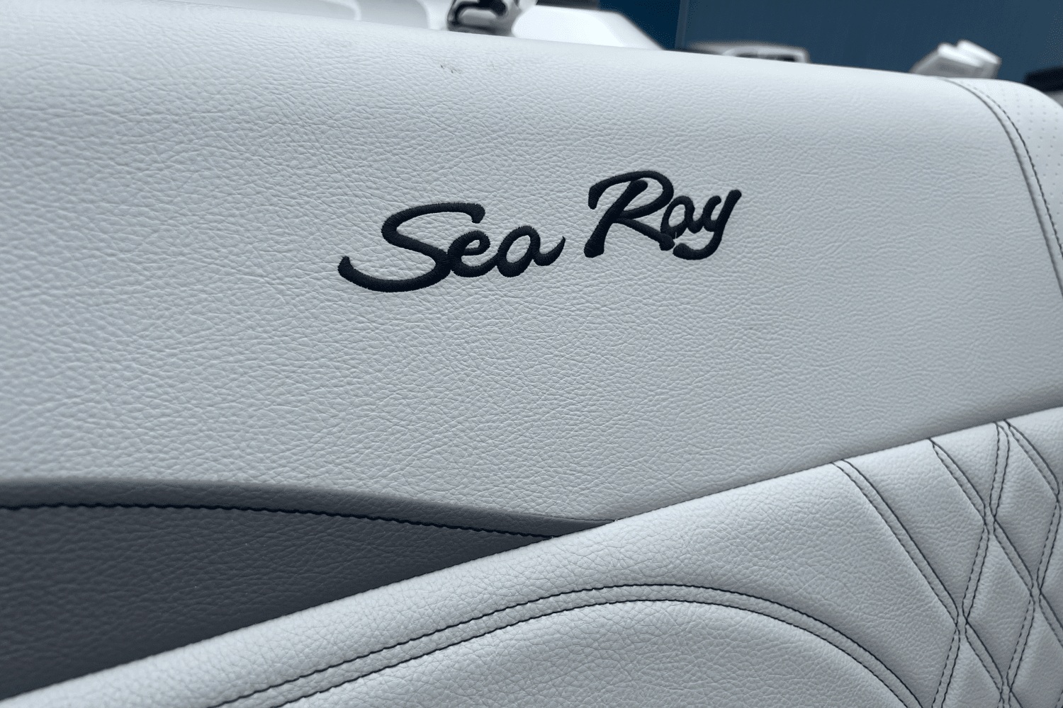 2025 Sea Ray SLX 280 Image Thumbnail #24