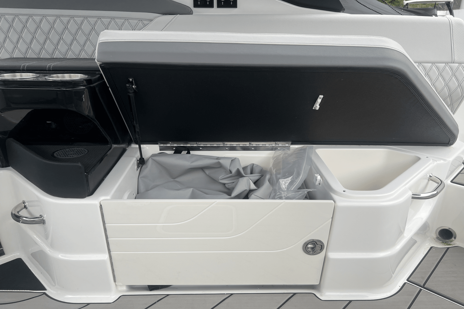 2025 Sea Ray SLX 280 Image Thumbnail #42