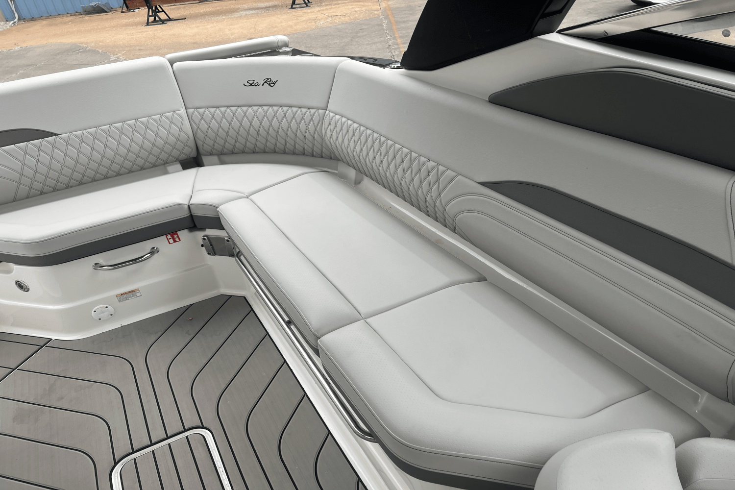 2025 Sea Ray SLX 280 Image Thumbnail #18