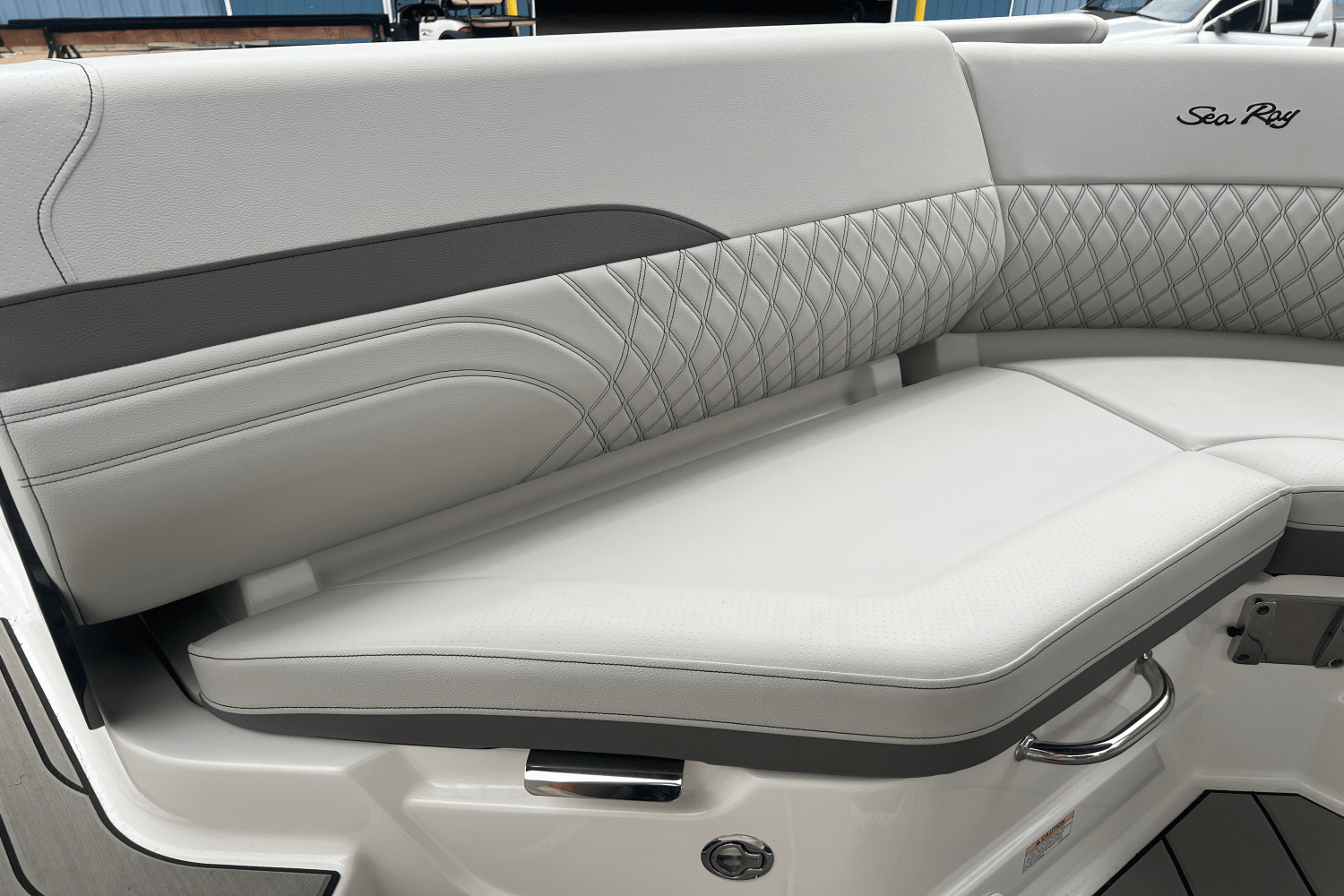 2025 Sea Ray SLX 280 Image Thumbnail #27