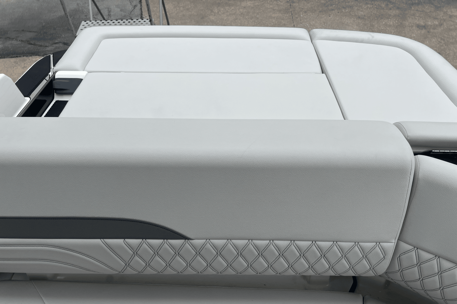 2025 Sea Ray SLX 280 Image Thumbnail #52