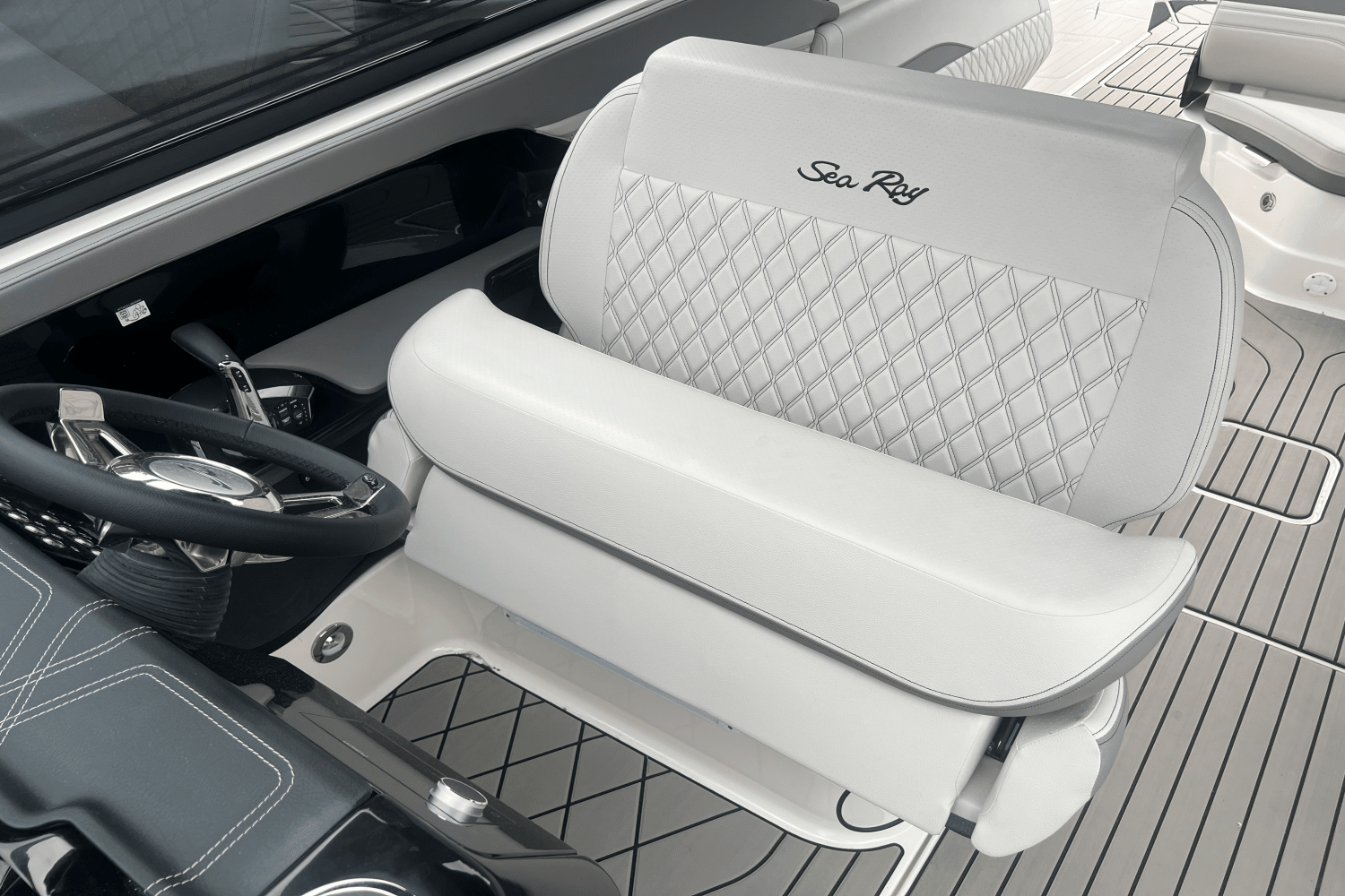 2025 Sea Ray SLX 280 Image Thumbnail #17