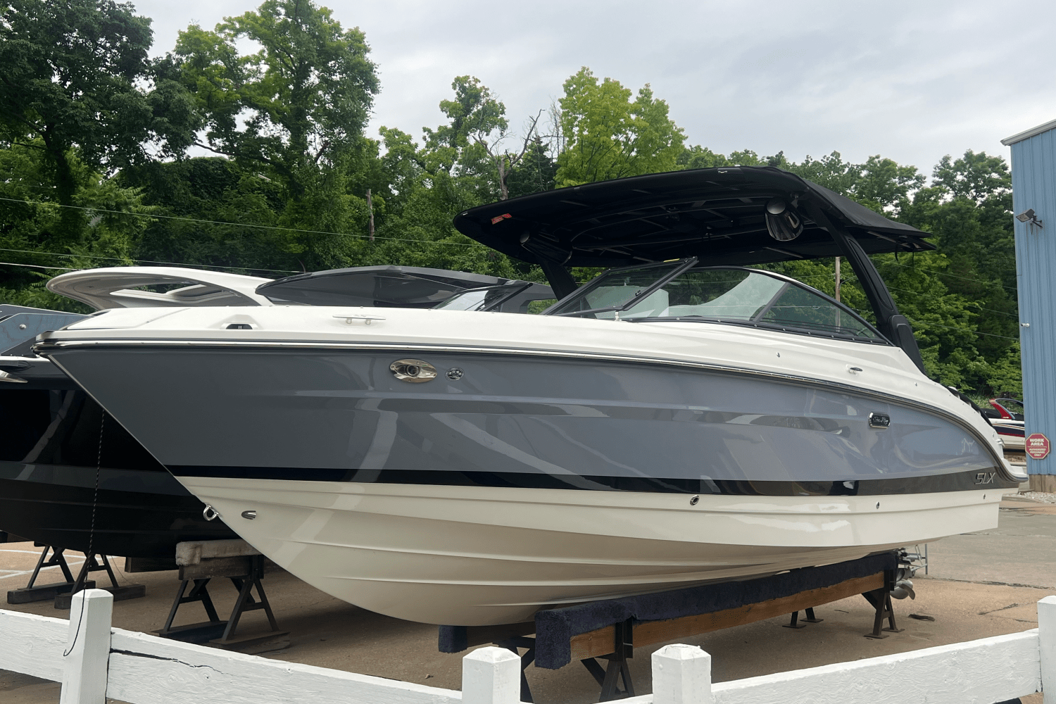 2025 Sea Ray SLX 280 Image Thumbnail #1