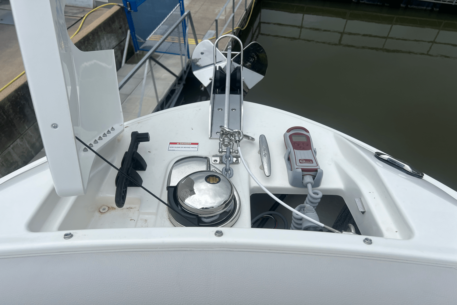 2025 Sea Ray SLX 280 Image Thumbnail #14