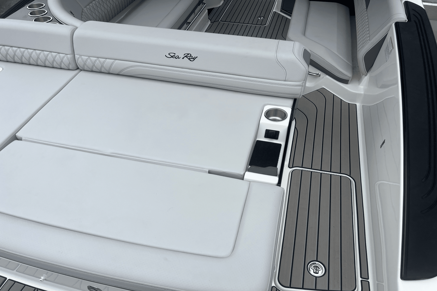 2025 Sea Ray SLX 280 Image Thumbnail #60