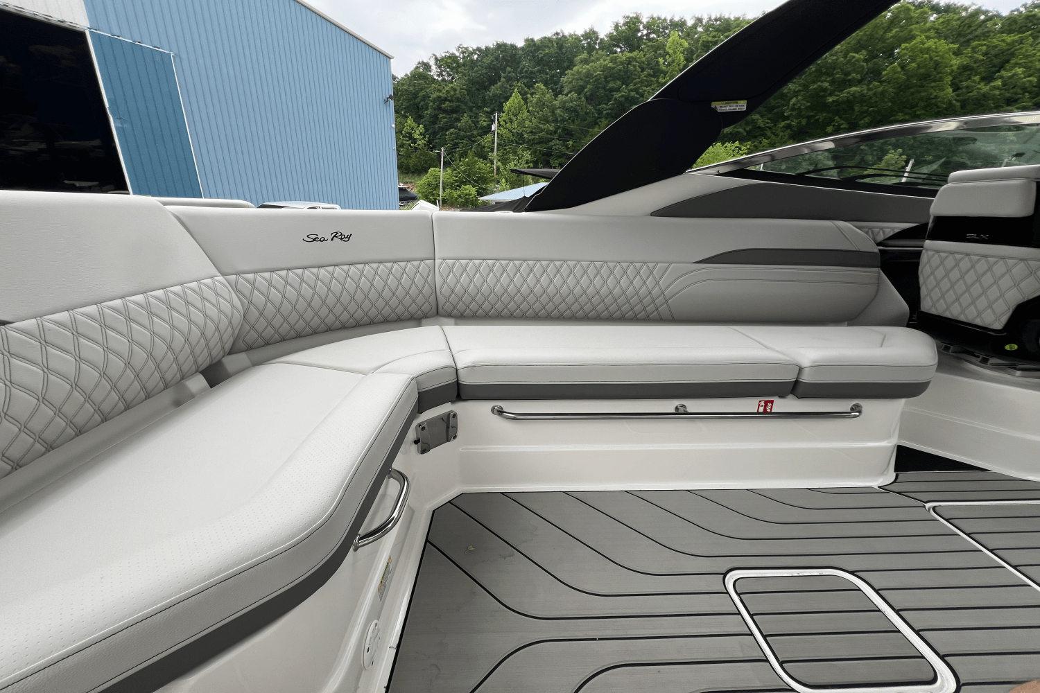 2025 Sea Ray SLX 280 Image Thumbnail #28