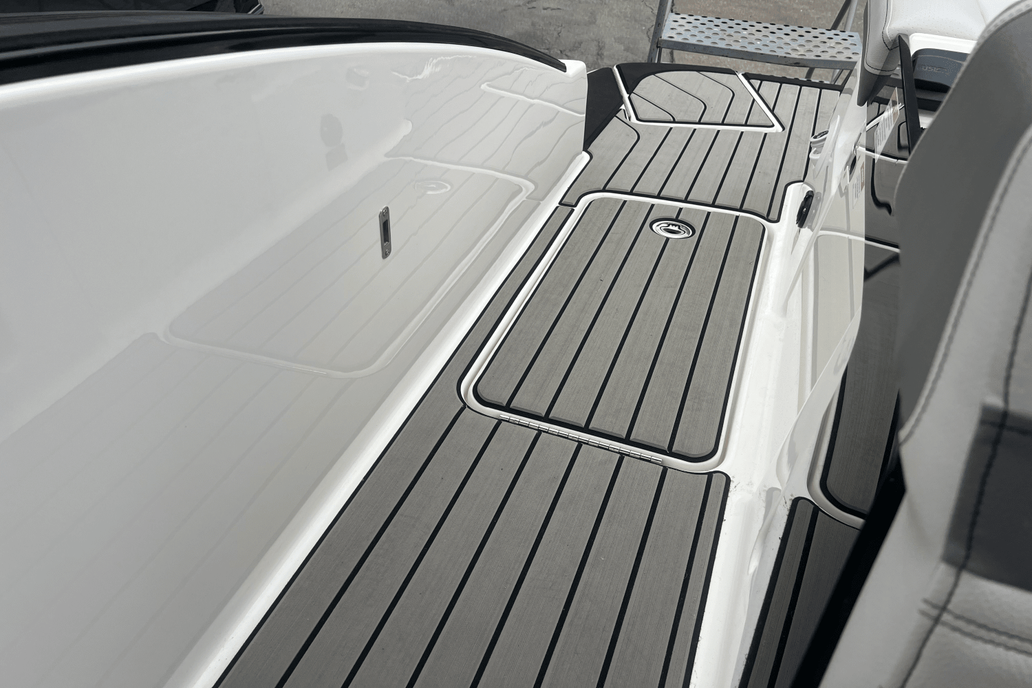 2025 Sea Ray SLX 280 Image Thumbnail #57