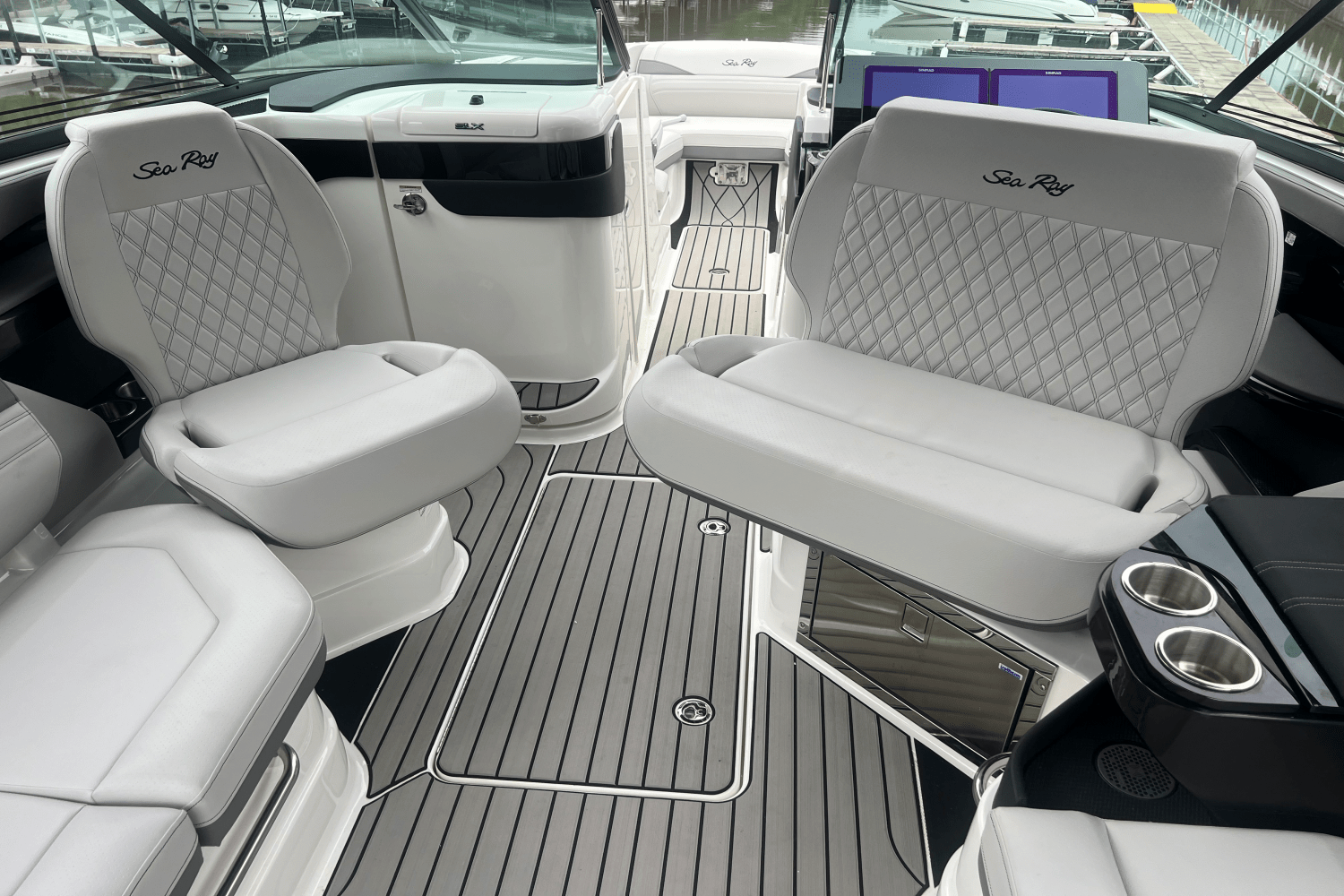 2025 Sea Ray SLX 280 Image Thumbnail #26