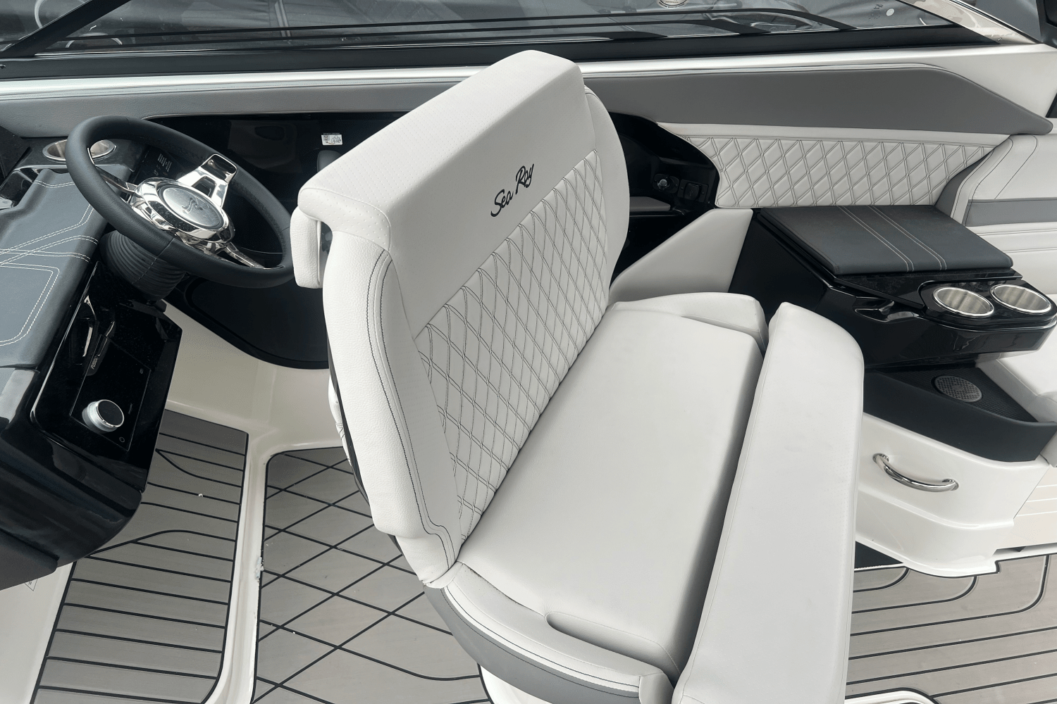 2025 Sea Ray SLX 280 Image Thumbnail #20