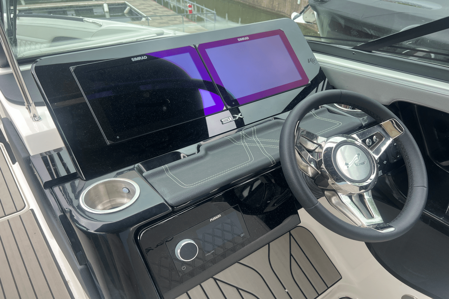 2025 Sea Ray SLX 280 Image Thumbnail #4