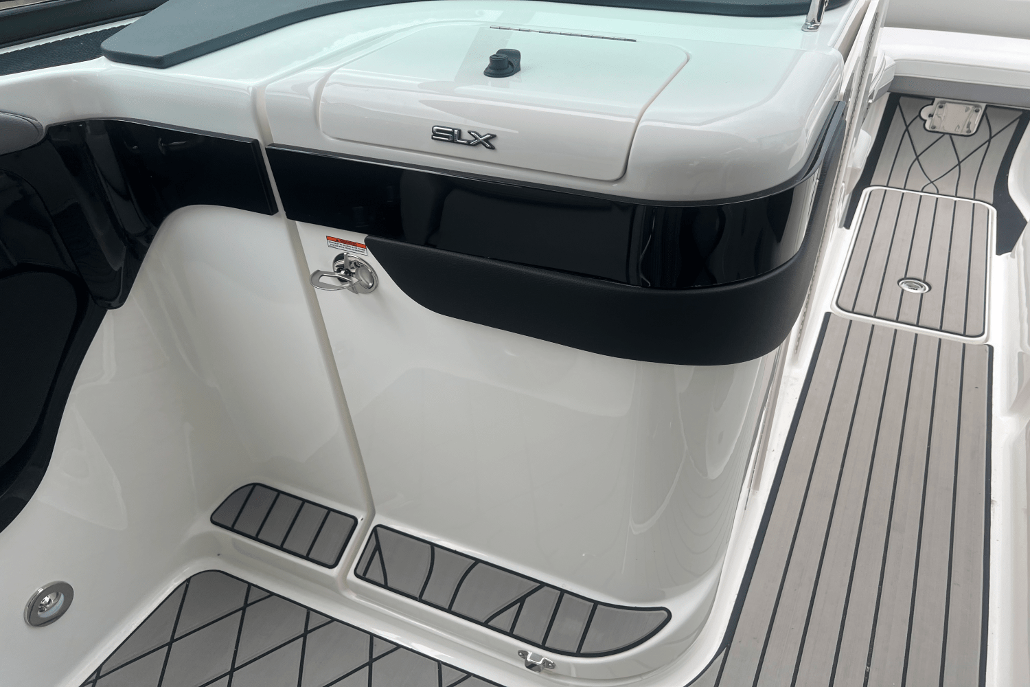 2025 Sea Ray SLX 280 Image Thumbnail #32