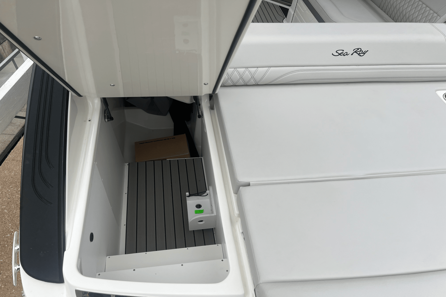 2025 Sea Ray SLX 280 Image Thumbnail #65