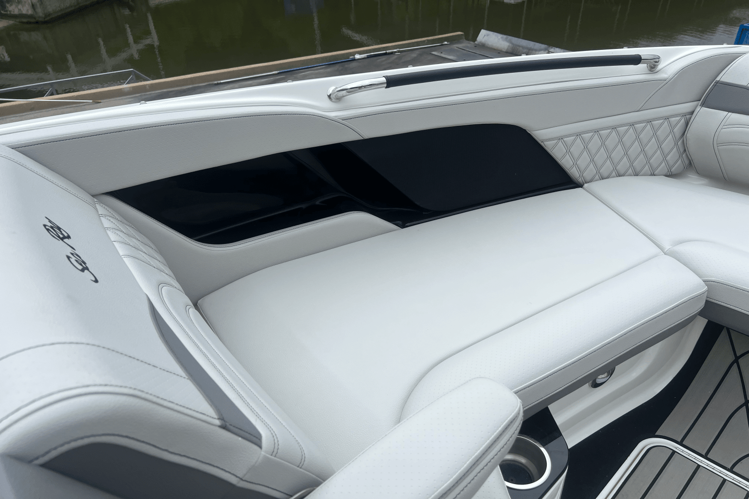 2025 Sea Ray SLX 280 Image Thumbnail #11