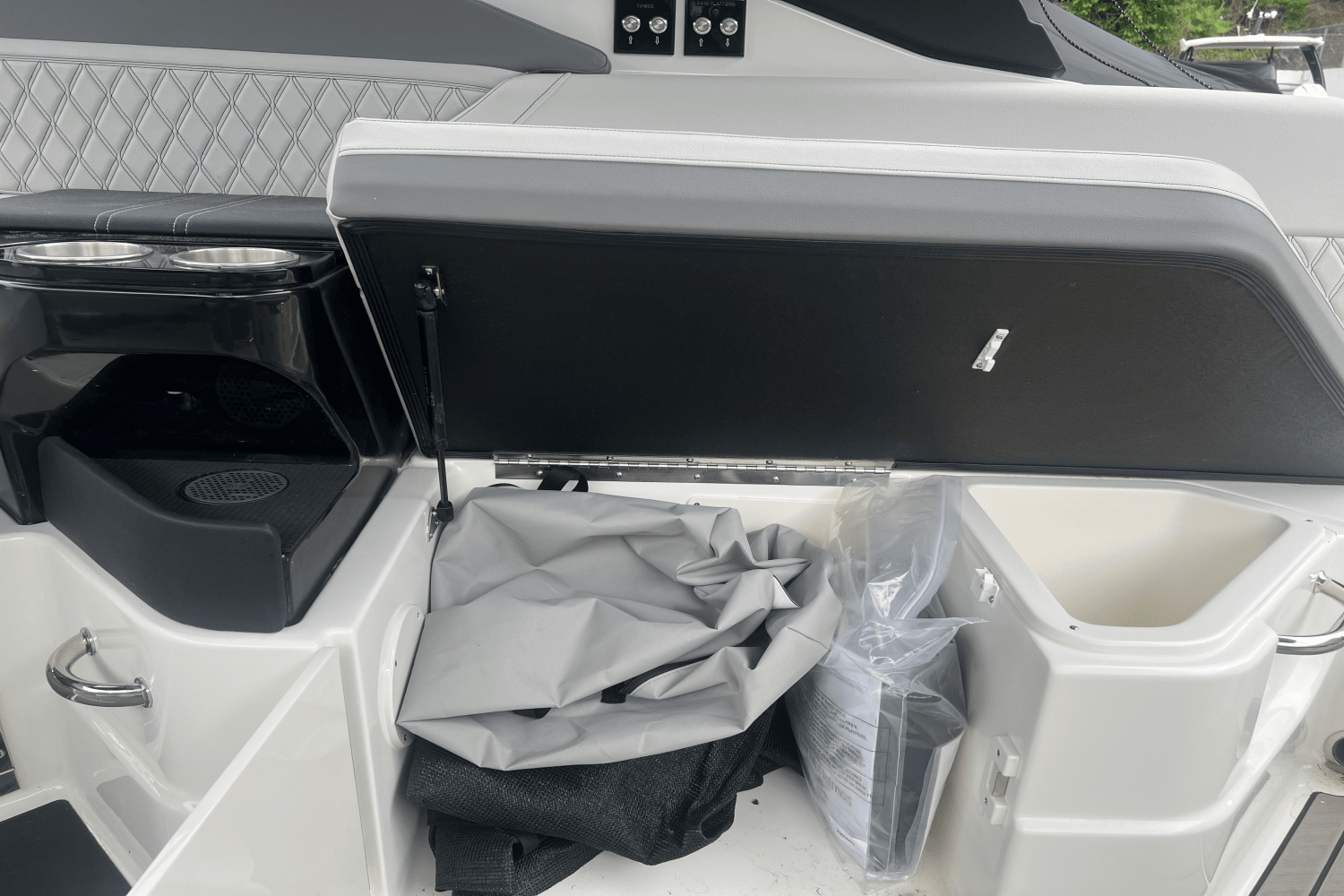 2025 Sea Ray SLX 280 Image Thumbnail #41