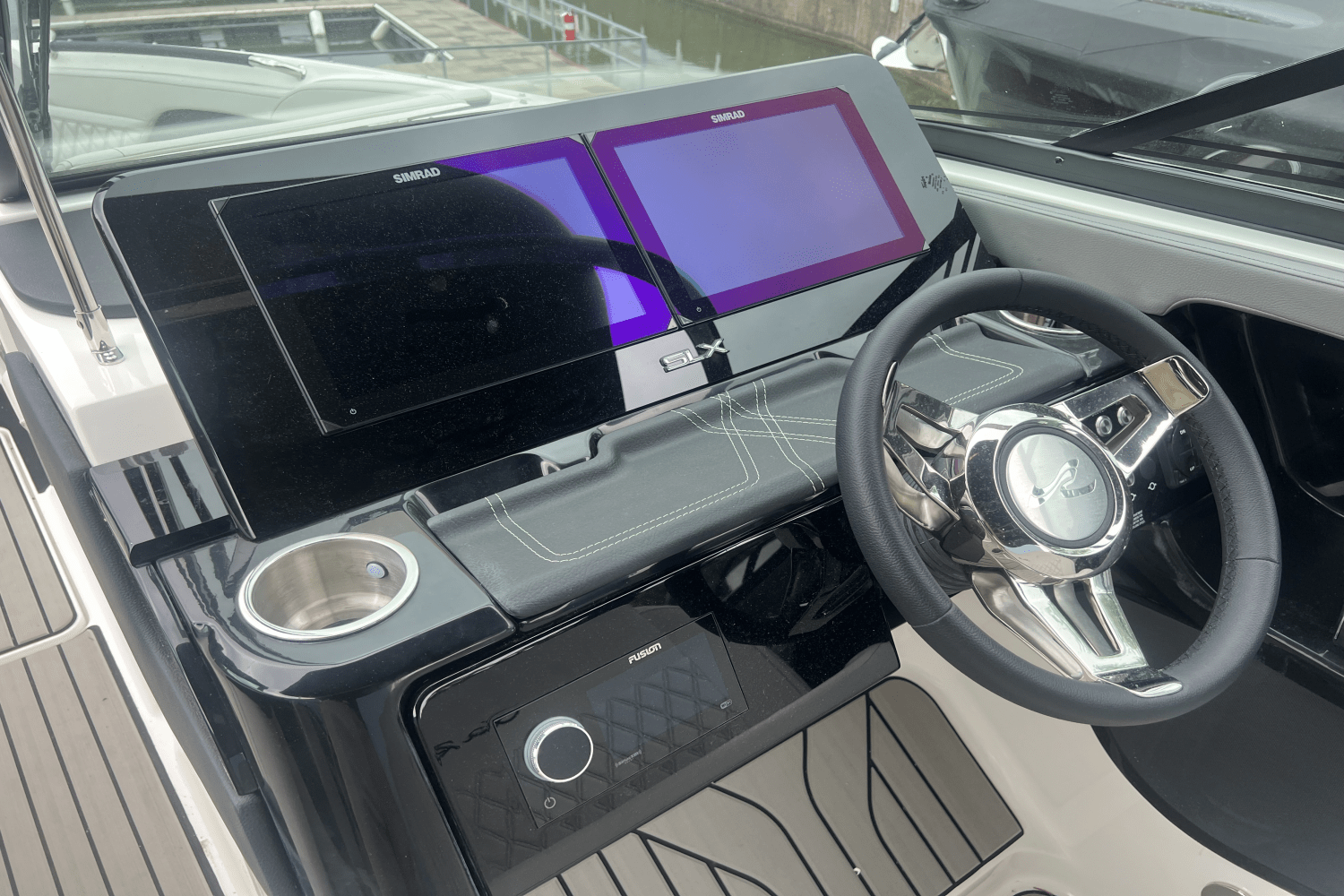2025 Sea Ray SLX 280 Image Thumbnail #4