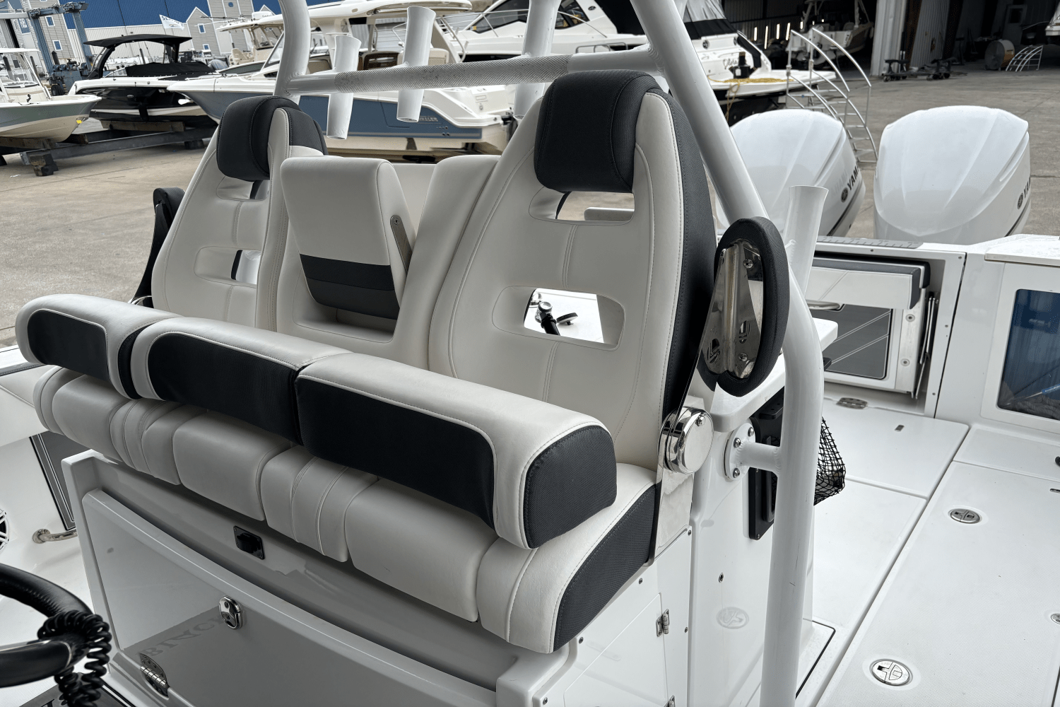 2020 Blackfin 332 CC Image Thumbnail #8