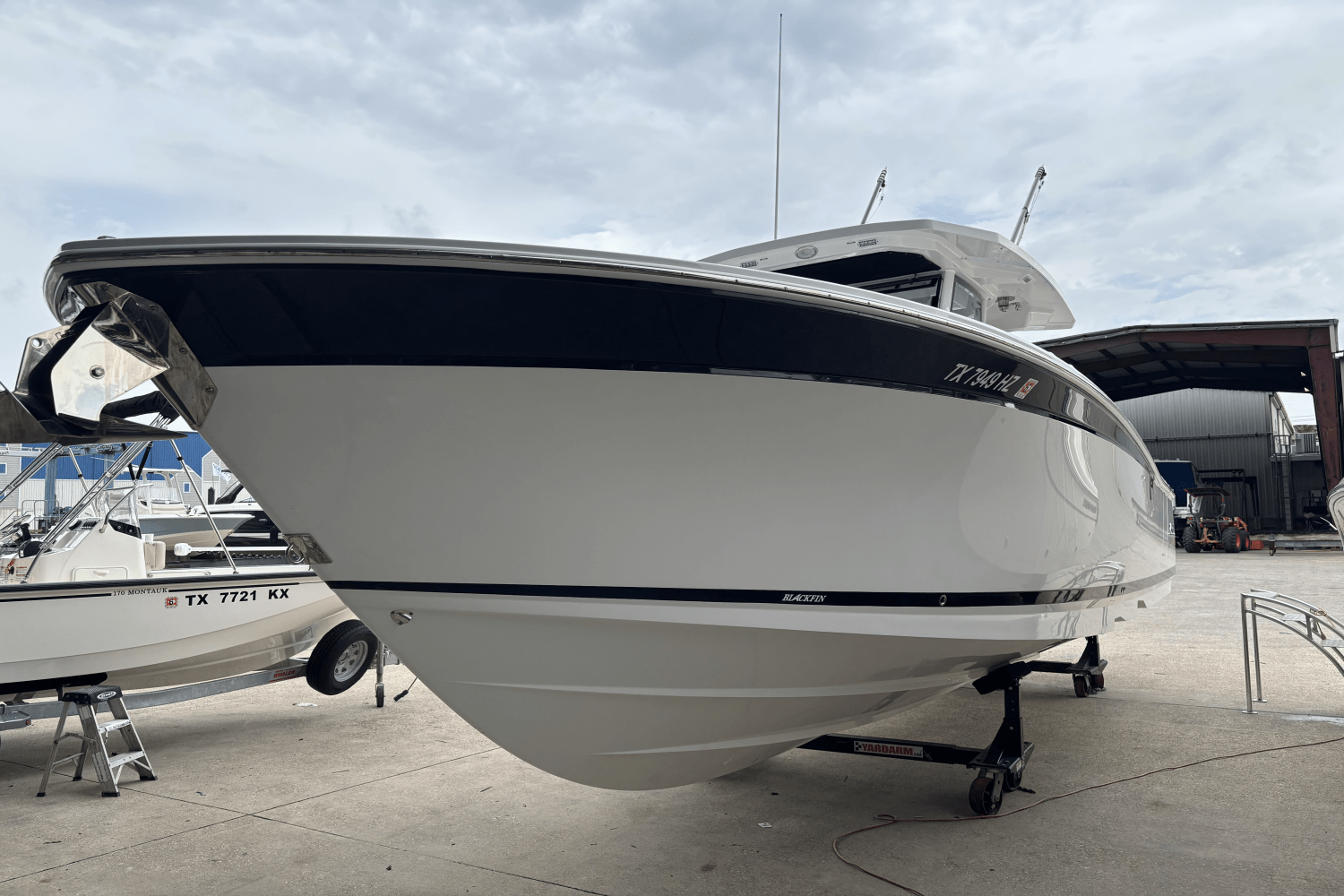 2020 Blackfin 332 CC Image Thumbnail #2